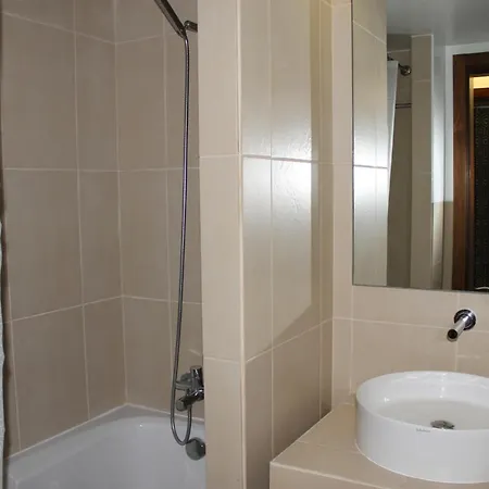 Herdade Dos Salgados,t2 13a 3a,vila Lagoas